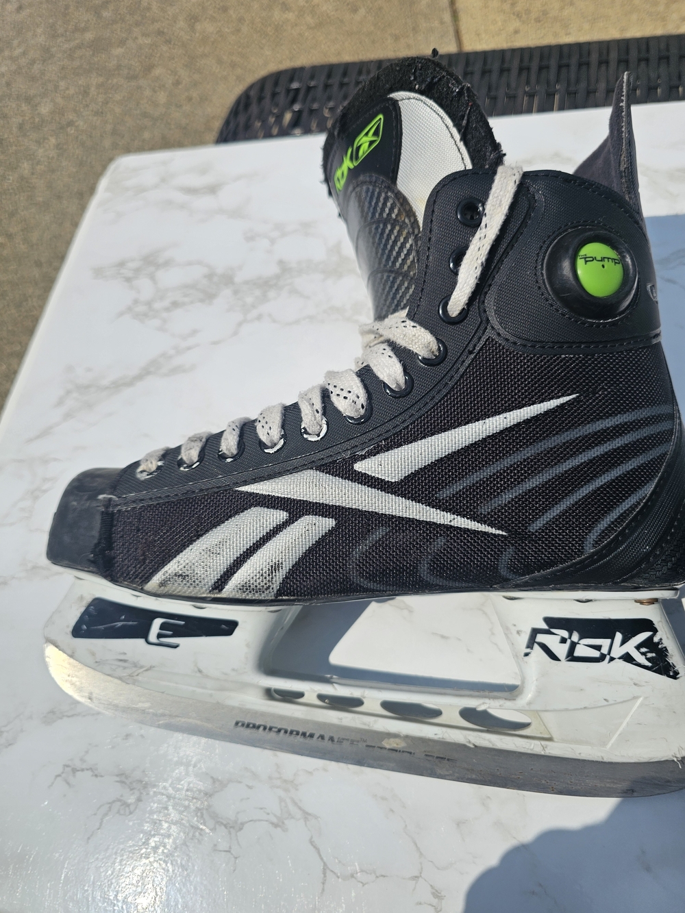Mens Reebok Hockey Skates - Size 8